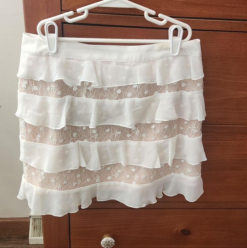 Forever 21 White Lace Ruffle Mini Skirt